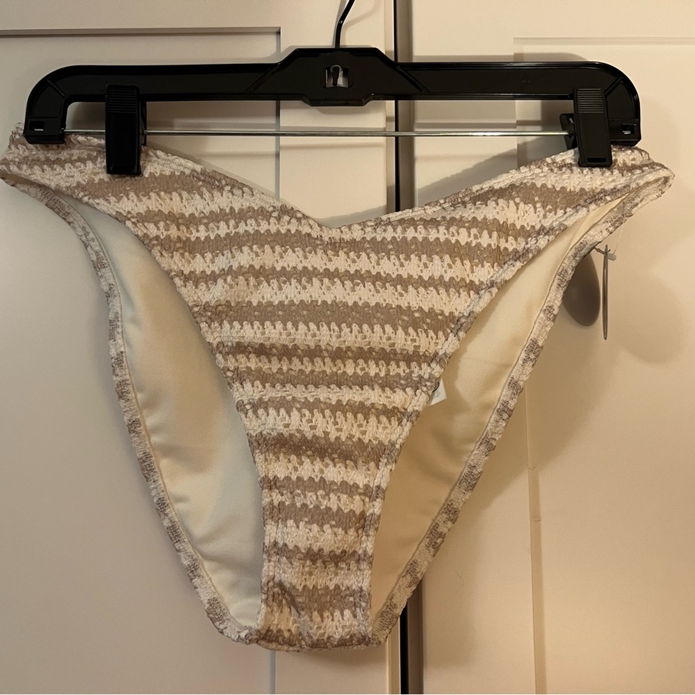 Hollister Swim Bikini Bottoms
Size M